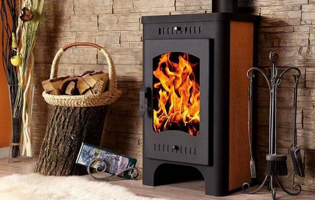 Organisation du chauffage des bâtiments multi-pièces à l'aide de poêles à bois