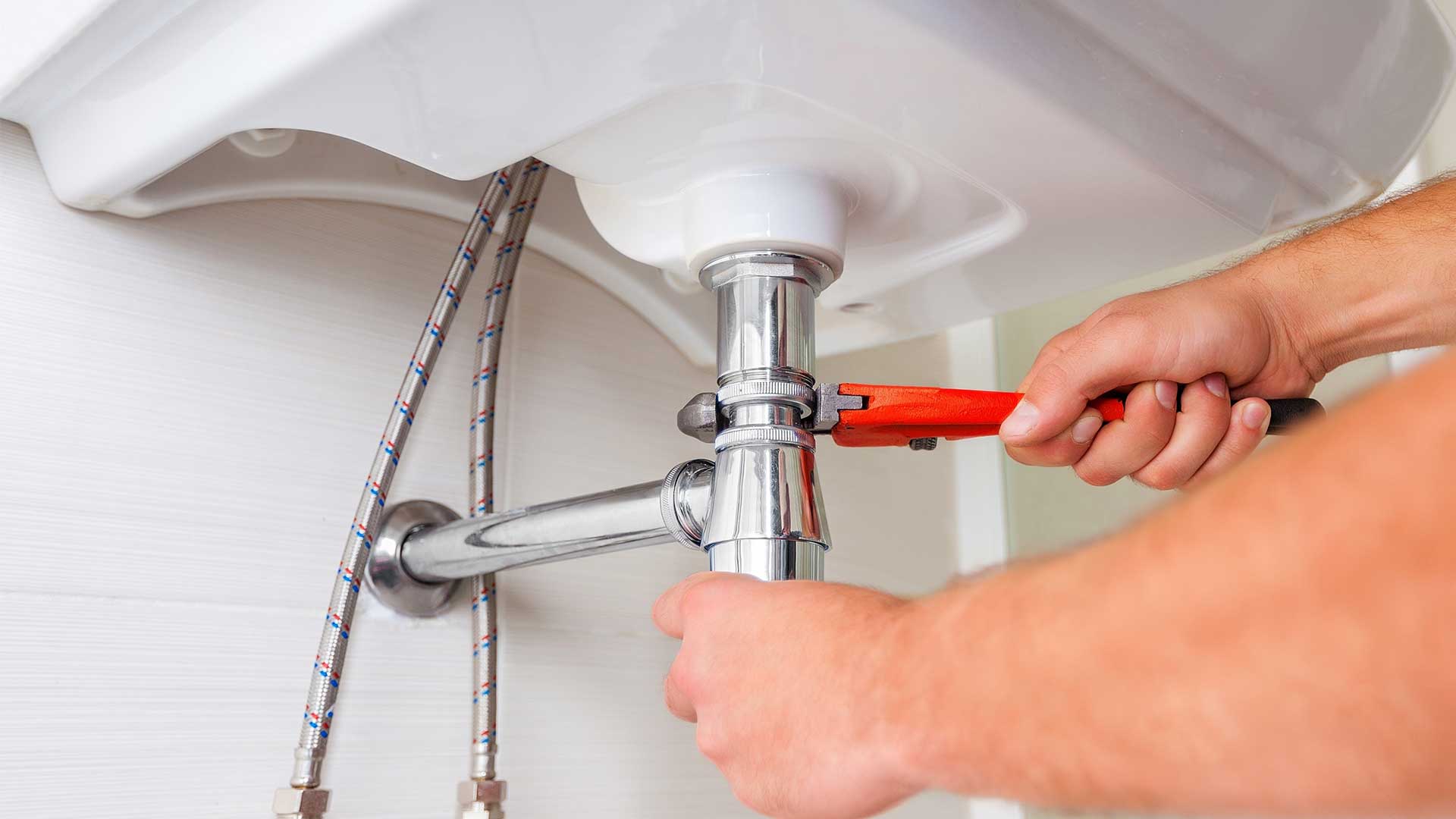 Fixation du lavabo au mur dans la salle de bain - instructions étape par étape