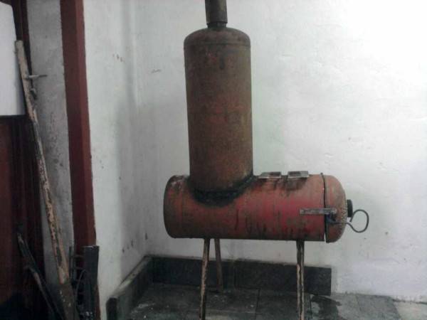 Poêle Potbelly à partir d'une bouteille de gaz: un aperçu des conceptions horizontales et verticales