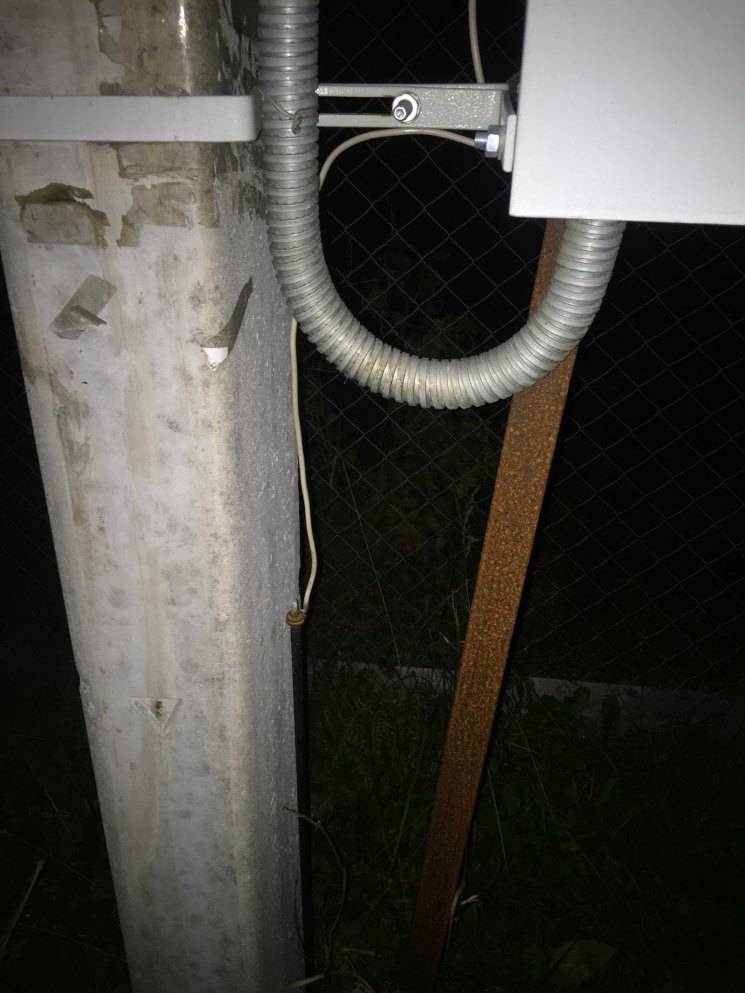 Comment faire une boucle de terre dans une maison privée de vos propres mains: schémas de mise à la terre et instructions d'installation