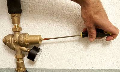 Choisir et installer un réducteur de pression d'eau