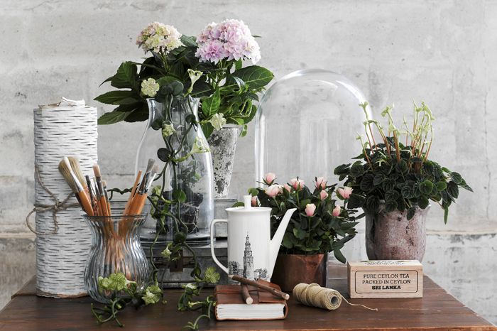 Est-il possible de garder des fleurs artificielles à la maison comme décoration intérieure: superstitions et faits secs