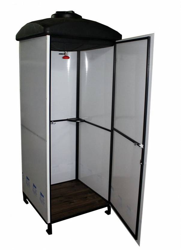 Douche d'été en polycarbonate : instructions de conception étape par étape