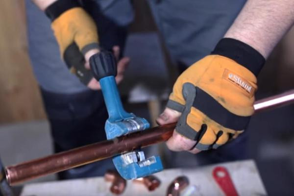 Comment installer des tuyaux de chauffage en cuivre