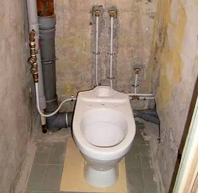 Comment placer la plomberie dans la salle de bain et les toilettes selon les normes et le bon sens