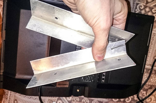 Comment faire un support TV de vos propres mains: options maison populaires