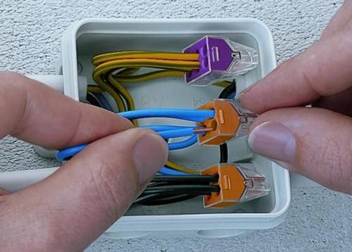 Boîte de jonction pour câblage extérieur et encastré : types, classification + instructions d'installation