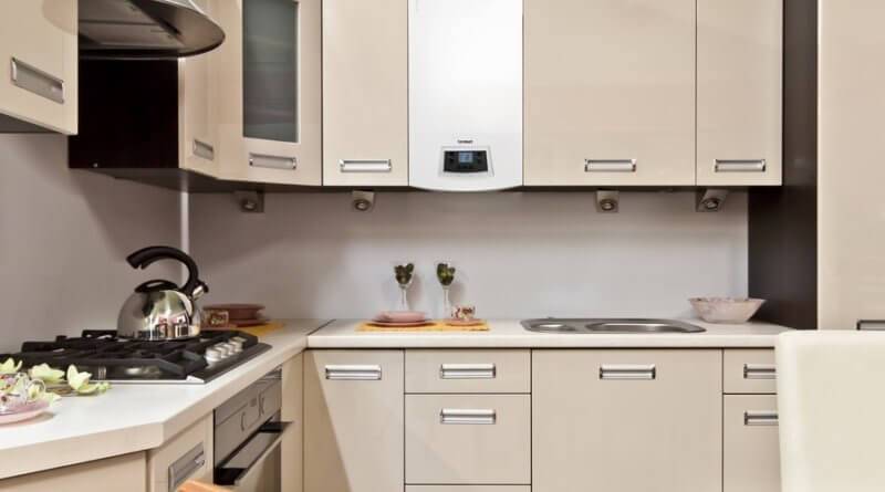 Comment cacher un geyser dans la cuisine : les meilleures façons de se déguiser + les exigences de sécurité