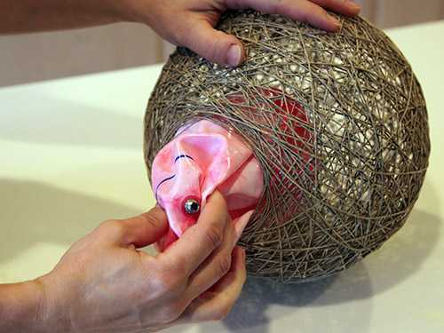 7 façons de fabriquer un lustre design à partir de choses toujours à portée de main