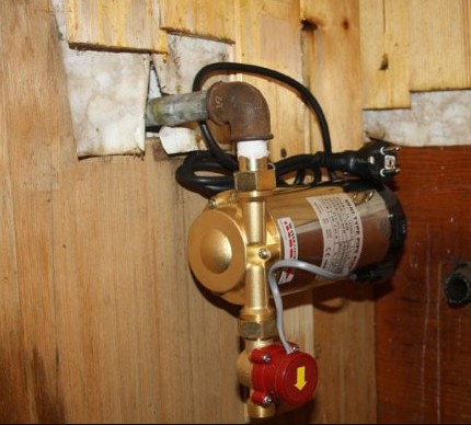 Installer et configurer le contrôleur de débit d'eau