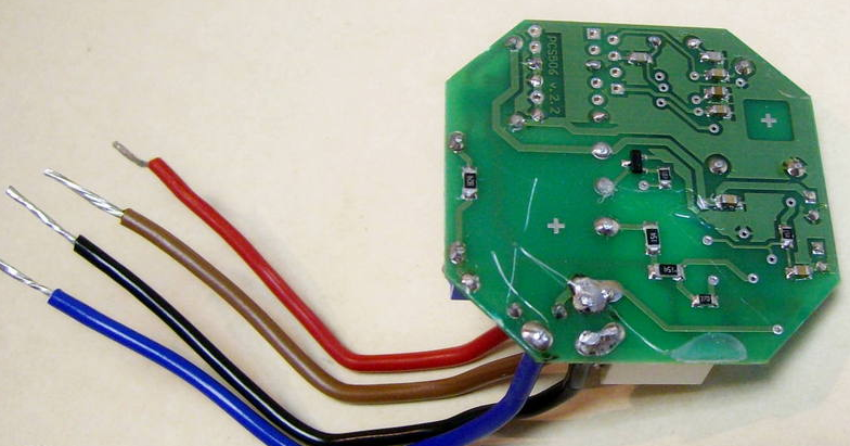 Relais à impulsions pour le contrôle de l'éclairage : fonctionnement, types, marquage et connexion