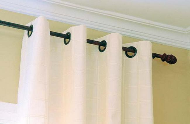 Comment accrocher des fenêtres avec du tulle sans corniches