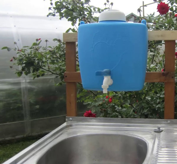 Lavabo à faire soi-même dans le pays: comment et à partir de quoi faire