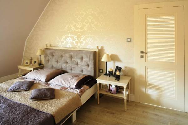 5 belles idées pour utiliser deux papiers peints différents dans votre chambre