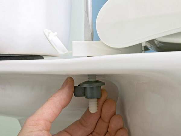 Installer une toilette sur un sol en bois: instructions étape par étape et analyse des caractéristiques d'installation