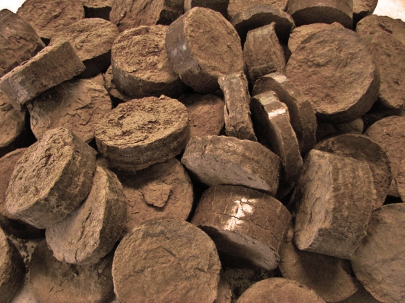 Allumage et utilisation de briquettes combustibles au format "ruf" (euro bois de chauffage)