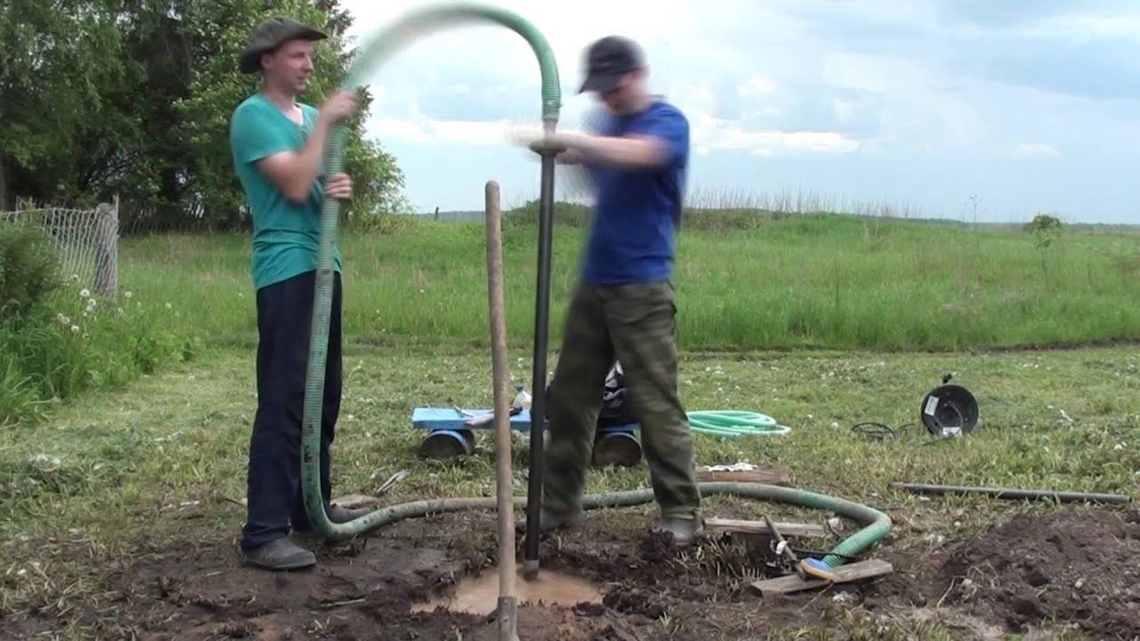 Bien faire soi-même sans équipement: comment aménager indépendamment une source d'eau