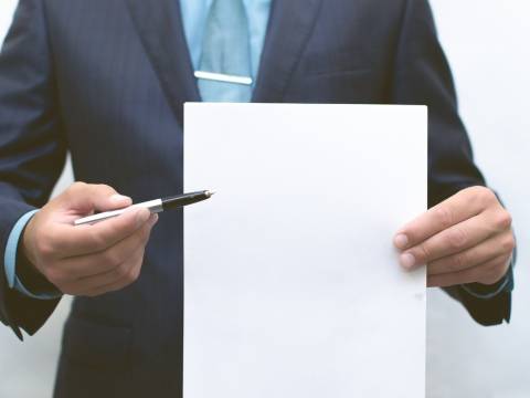 Ai-je besoin d'une licence pour installer des compteurs d'eau