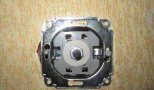 Qu'est-ce qu'un gradateur et comment ça marche: le dispositif et le principe de fonctionnement d'un gradateur typique