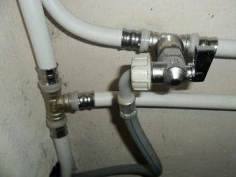 Raccords à sertir pour tuyaux métal-plastique: types, marquage, objectif + exemple de travail d'installation