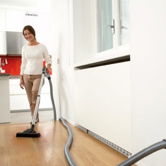 Comment fonctionne un aspirateur: caractéristiques de conception et de fonctionnement de différents types d'aspirateurs