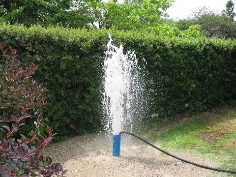 Comment remplir un puits autour d'un tuyau