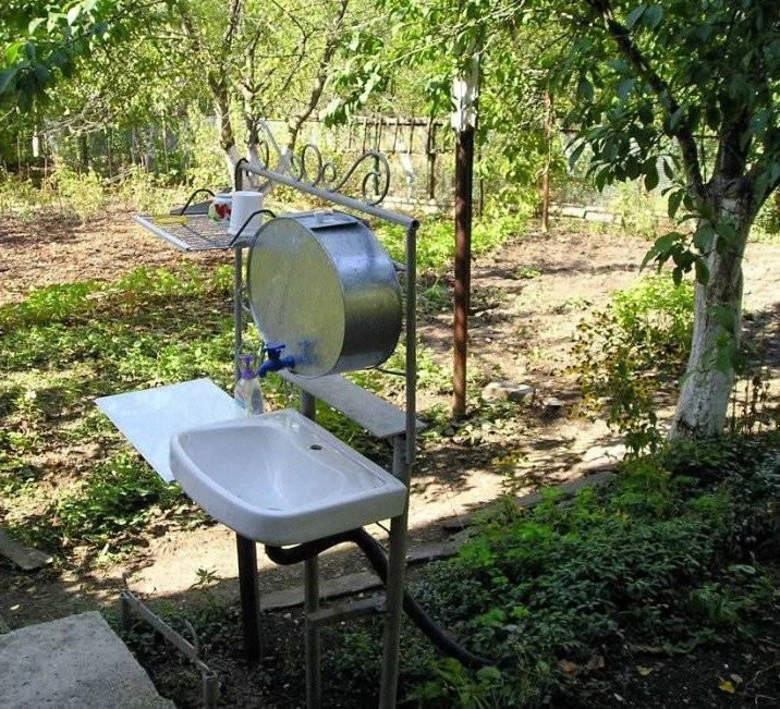 Lavabo à faire soi-même pour offrir : aperçu des meilleurs designs et exemples de produits faits maison