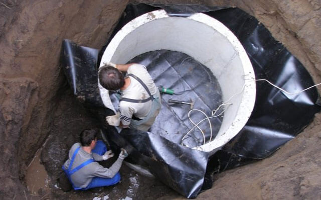 Puisard à deux chambres d'anneaux en béton: la meilleure installation à chambre unique + étape par étape