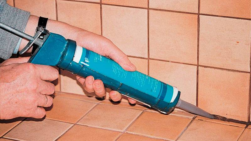 Choisir le meilleur scellant pour salle de bain