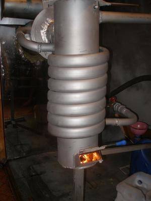 Nous fabriquons une chaudière à mazout de nos propres mains: un aperçu de la technologie de conception