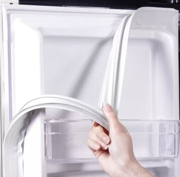 Remplacement de la gomme sur la porte du réfrigérateur : pose du joint