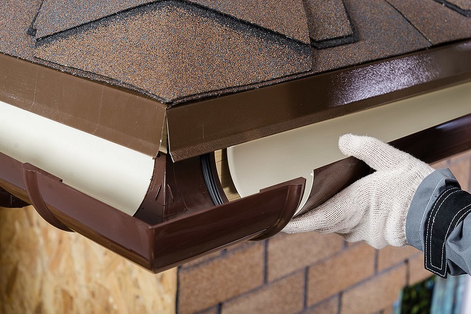 5 raisons de choisir un système de drainage : quel est le meilleur, en métal ou en plastique ?