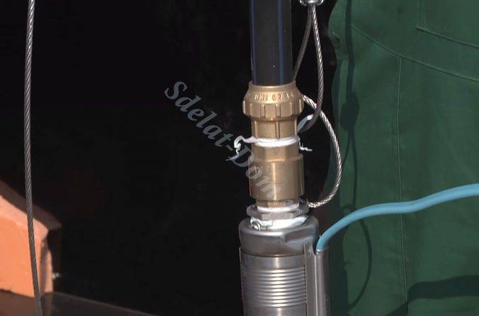 Comment fabriquer soi-même un caisson pour un puits: la construction de structures en béton et en métal