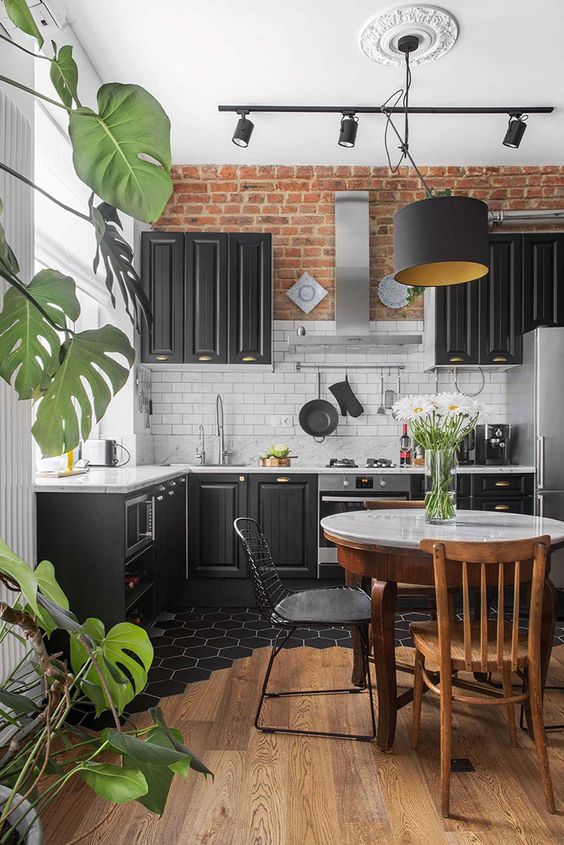 5 façons de remplir de manière rentable un coin dans une petite cuisine