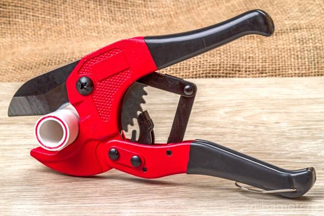 Ciseaux pour couper les tuyaux en polypropylène : lesquels choisir et comment les utiliser correctement