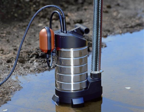 Un bon exemple de pompe de puisard en action