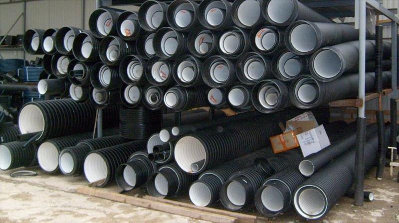 Tuyaux d'égouts internes dans la maison: un aperçu comparatif des types de tuyaux modernes