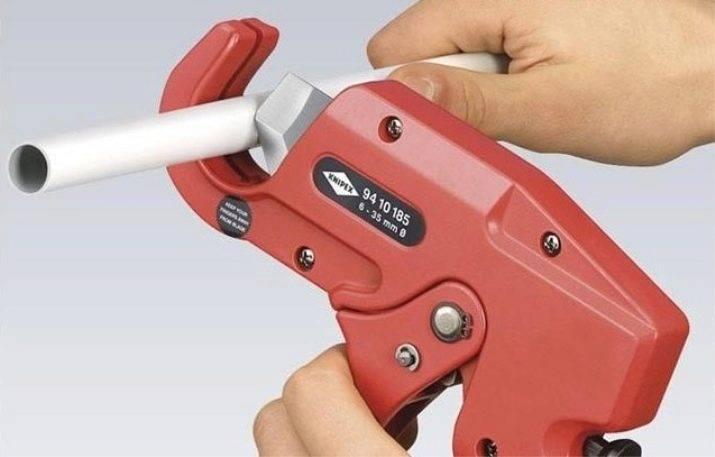 Coupe-tube pour tuyaux en cuivre: types, conseils de choix, règles et nuances d'utilisation