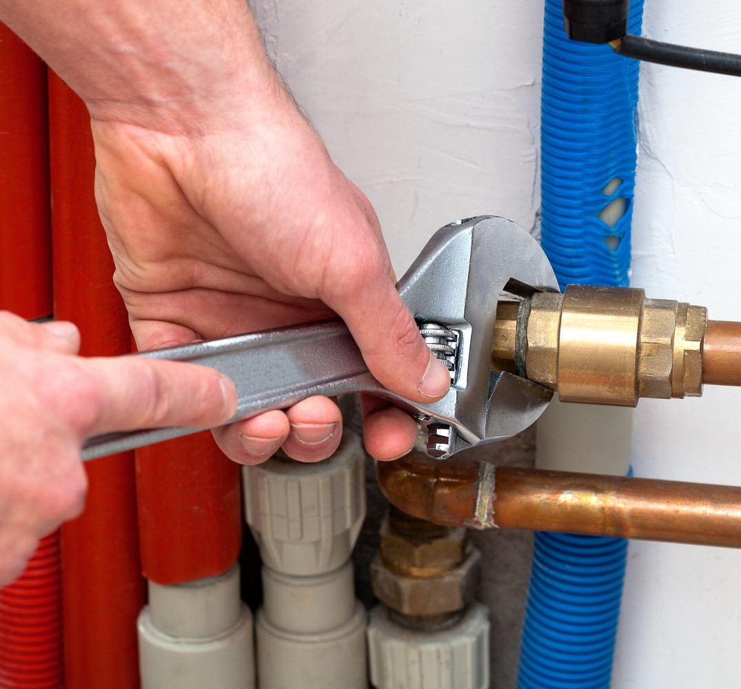Les tuyaux bourdonnent dans la salle de bain, que faire et comment résoudre le problème - instruction vidéo