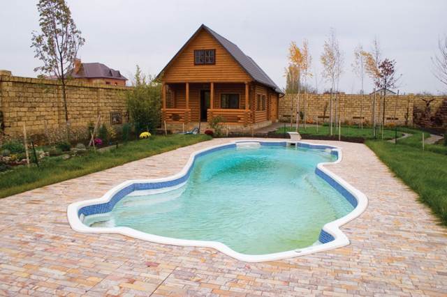 Comment faire une bonne piscine de ses propres mains: à quoi devrez-vous faire face lors de la construction?