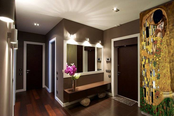 5 façons de sélectionner avec succès des meubles pour agrandir visuellement le couloir