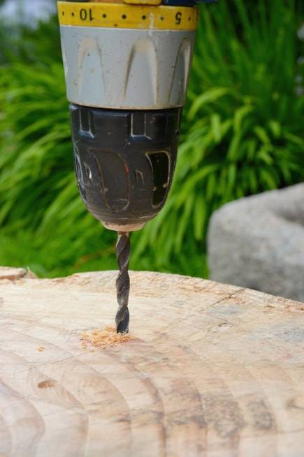 Comment j'ai fabriqué ma propre table à plateau pour économiser de l'argent