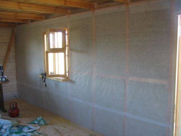 Comment isoler un appartement froid de l'intérieur : matériaux adaptés + notice de pose