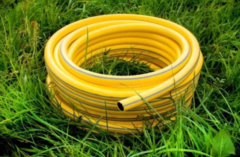 Quel tuyau d'irrigation est préférable de choisir: types populaires + ce qu'il faut rechercher lors du choix