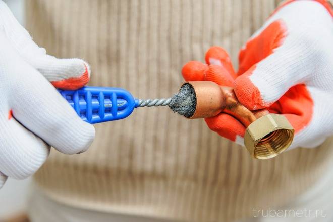 Tuyaux d'incendie, d'eau et de cuivre : caractéristiques du travail avec des tuyaux et des raccords en cuivre