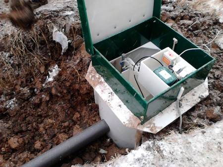 Vue d'ensemble de la fosse septique Unilos Astra: nous analysons les avantages et les inconvénients + avis de consommateurs