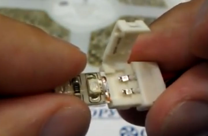 Comment connecter les bandes LED entre elles