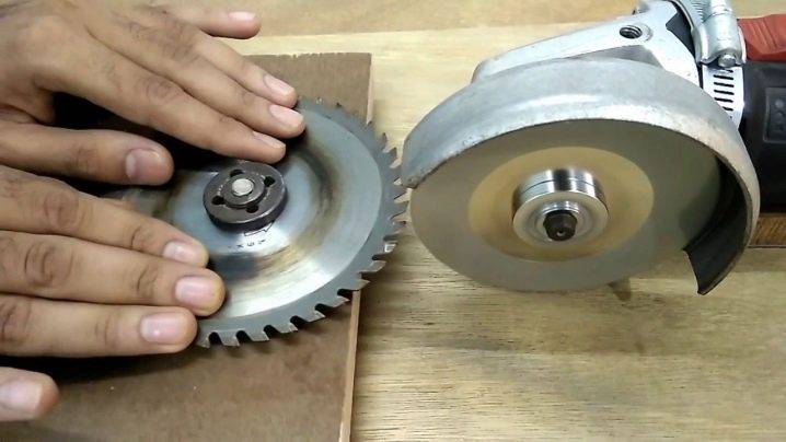 De quel côté mettre la molette de coupe sur la meuleuse