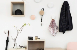 Comment améliorer les cintres dans le placard pour que certaines choses n'en tombent pas