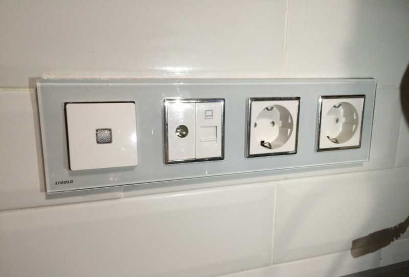 Prise avec interrupteur dans un boîtier : comment connecter une prise avec un interrupteur